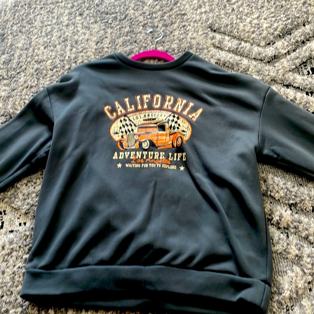 Cute sweatshirt with a little design on the front
